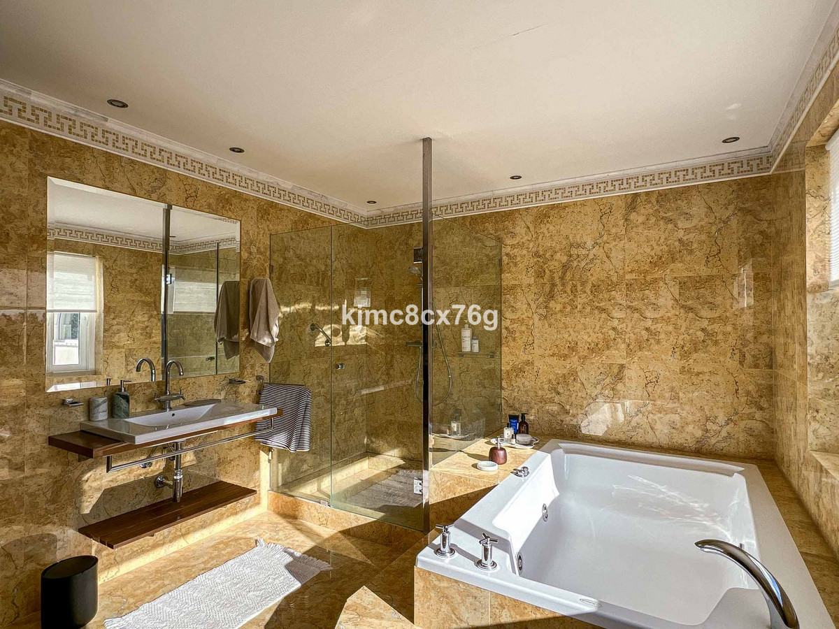 Se vende Villa - Chalet de 7 dormitorios en Costa Del Sol, Málaga, España