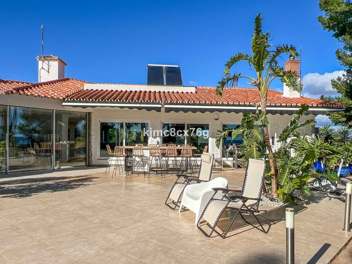 Se vende Villa - Chalet de 7 dormitorios en Costa Del Sol, Málaga, España