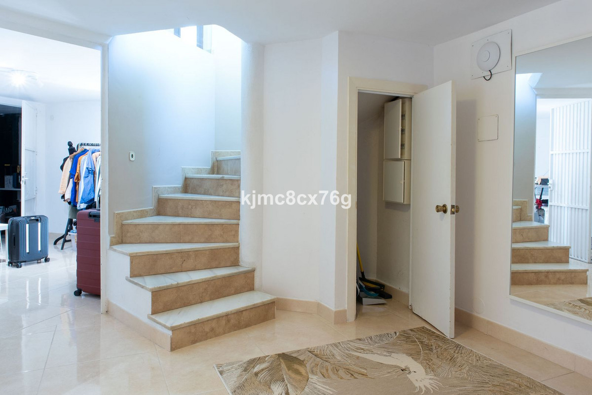 Se vende Villa - Chalet de 7 dormitorios en Costa Del Sol, Málaga, España
