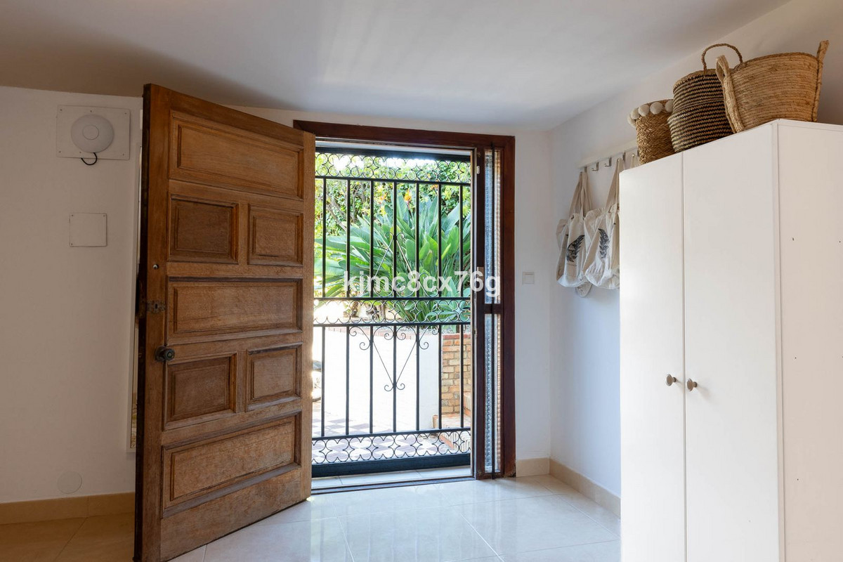 Se vende Villa - Chalet de 7 dormitorios en Costa Del Sol, Málaga, España