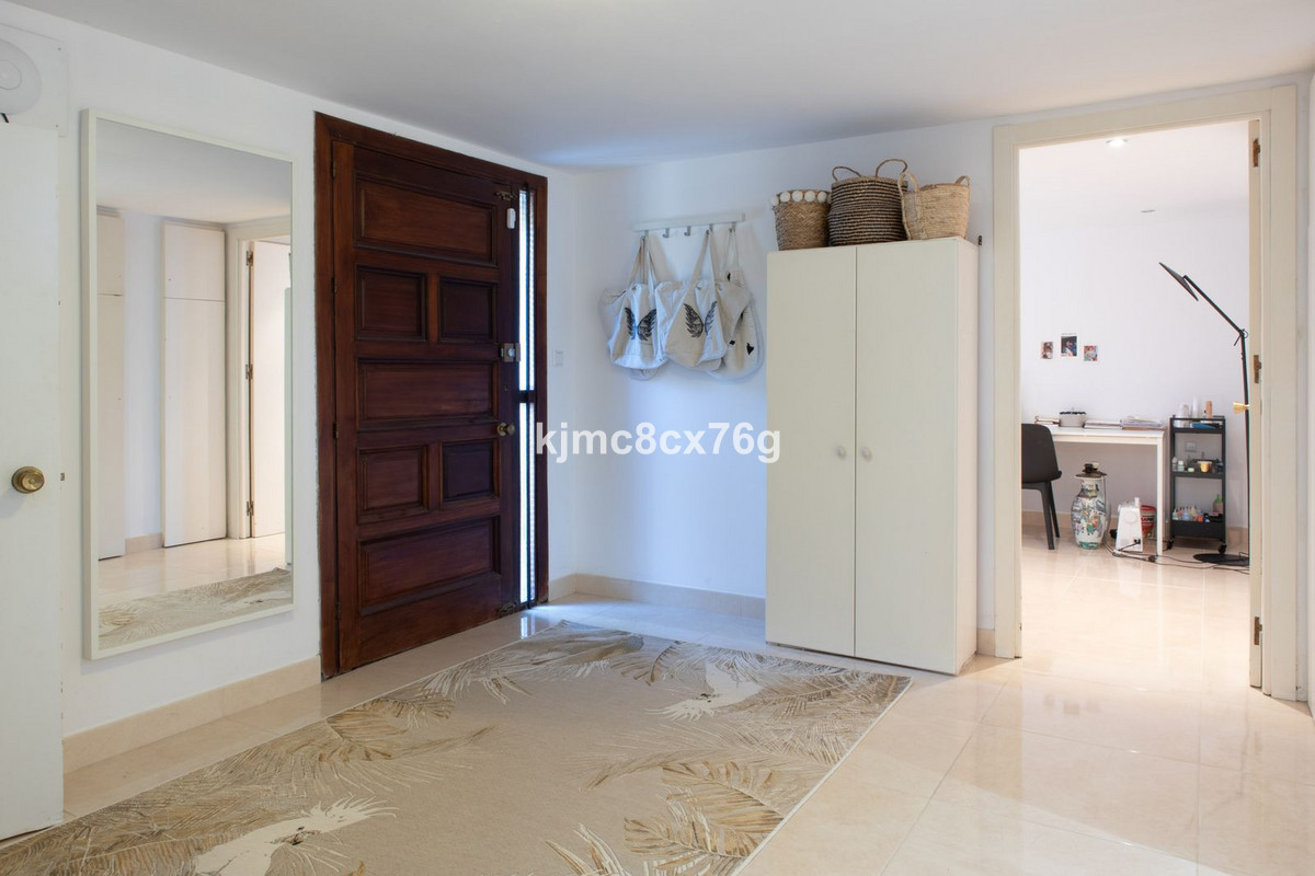 Se vende Villa - Chalet de 7 dormitorios en Costa Del Sol, Málaga, España