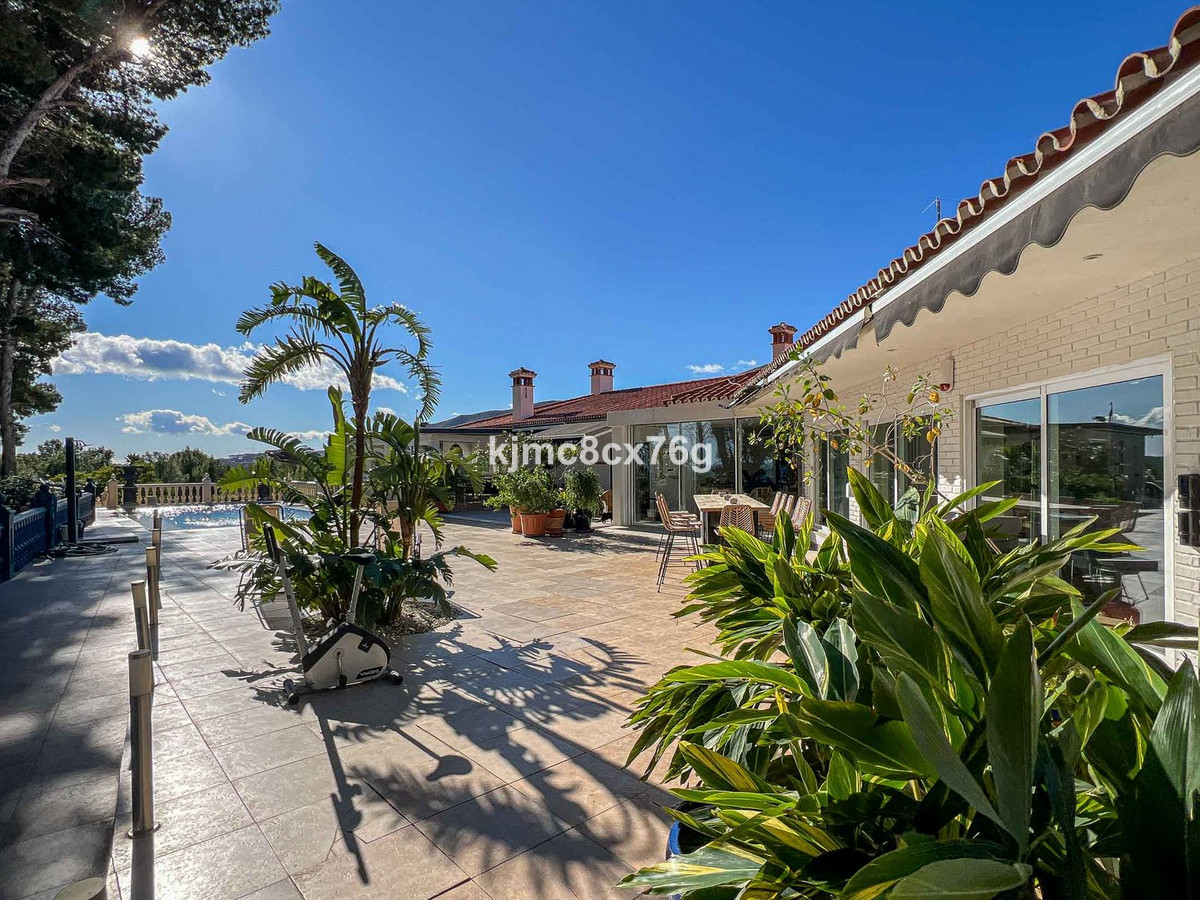 Se vende Villa - Chalet de 7 dormitorios en Costa Del Sol, Málaga, España