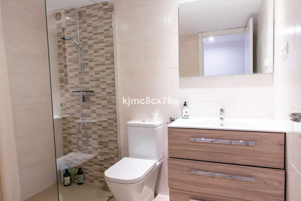 Se vende Villa - Chalet de 7 dormitorios en Costa Del Sol, Málaga, España