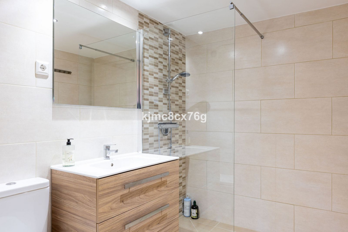Se vende Villa - Chalet de 7 dormitorios en Costa Del Sol, Málaga, España