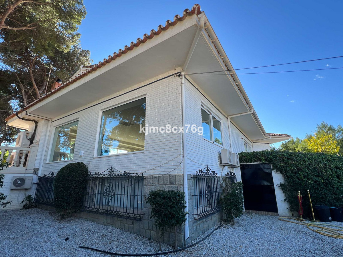 Se vende Villa - Chalet de 7 dormitorios en Costa Del Sol, Málaga, España