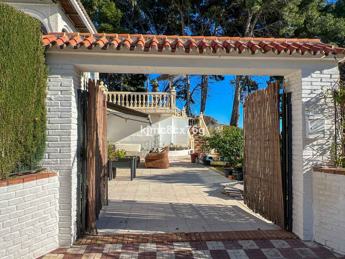 Se vende Villa - Chalet de 7 dormitorios en Costa Del Sol, Málaga, España