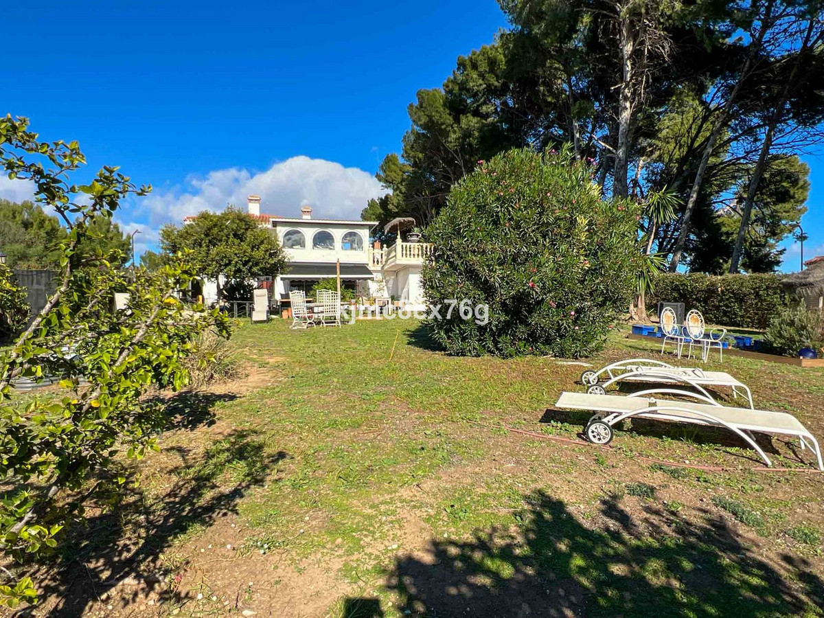Se vende Villa - Chalet de 7 dormitorios en Costa Del Sol, Málaga, España