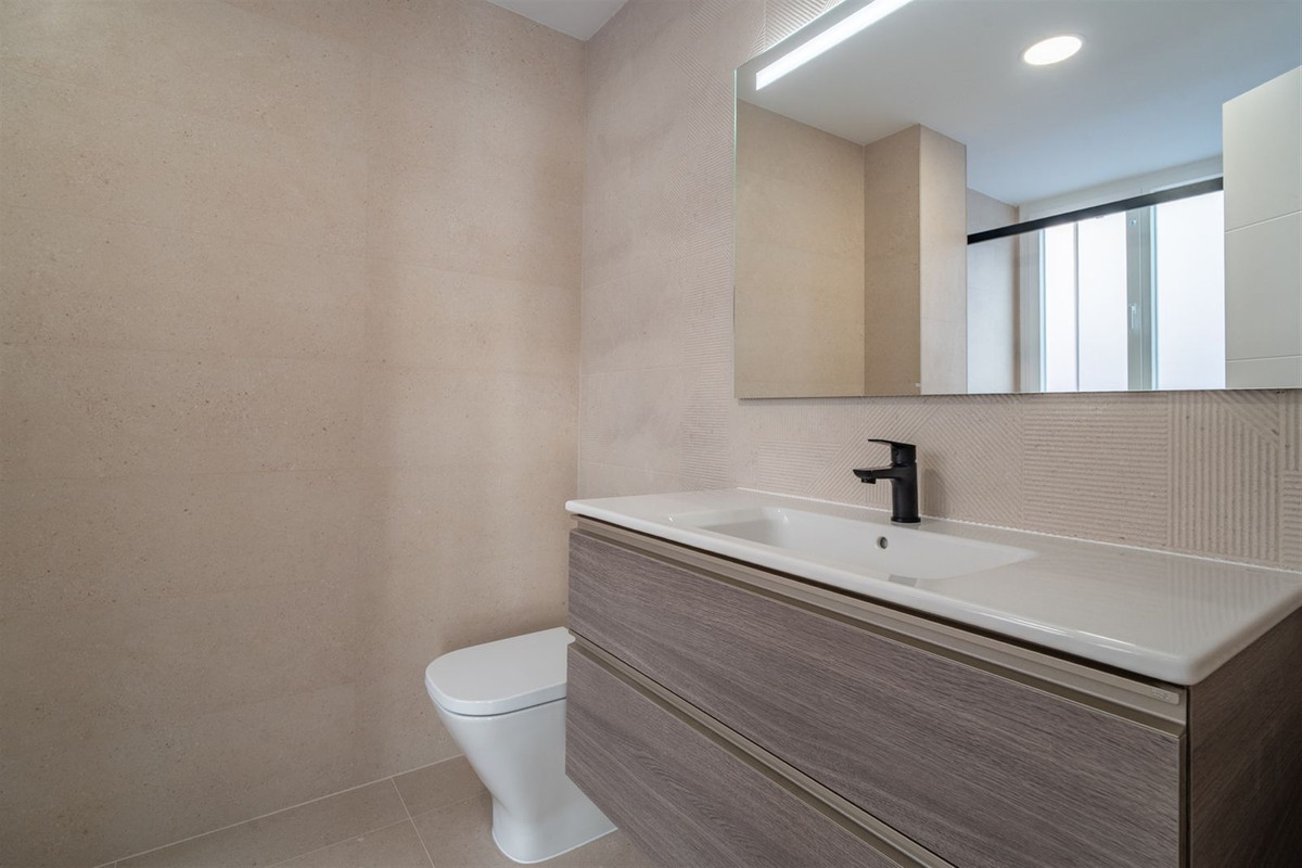 Se vende Apartamento Planta Media de 3 dormitorios en Málaga Ciudad, Málaga, España