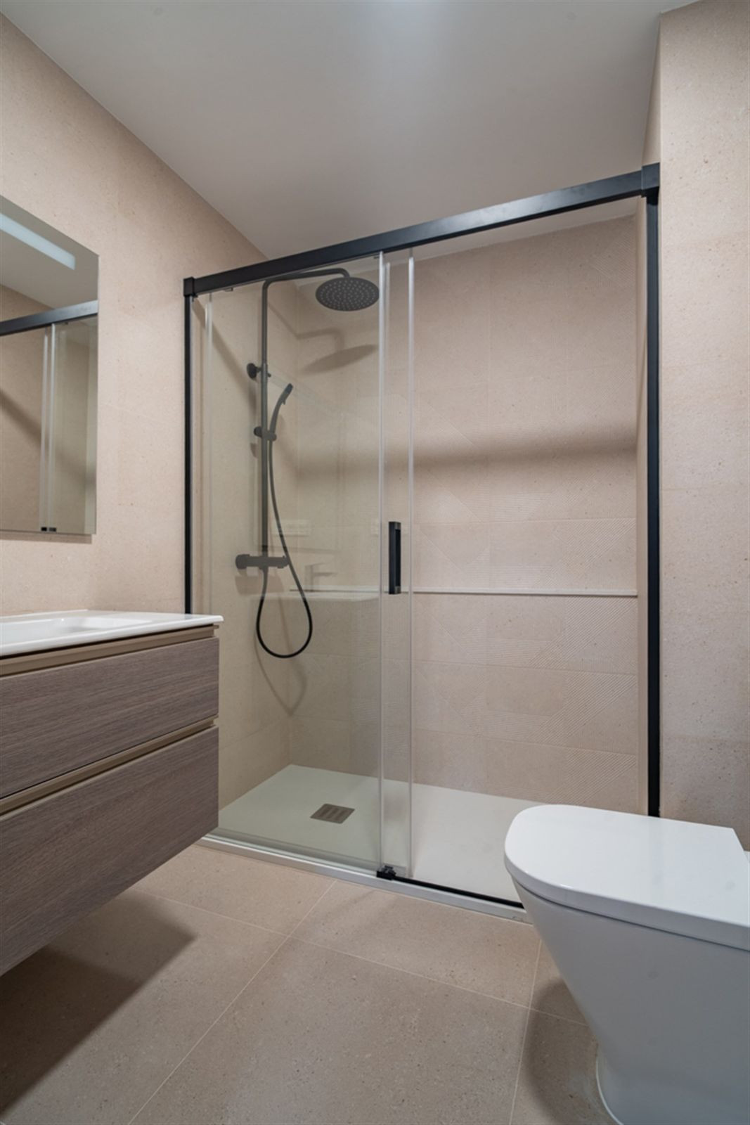 Se vende Apartamento Planta Media de 3 dormitorios en Málaga Ciudad, Málaga, España