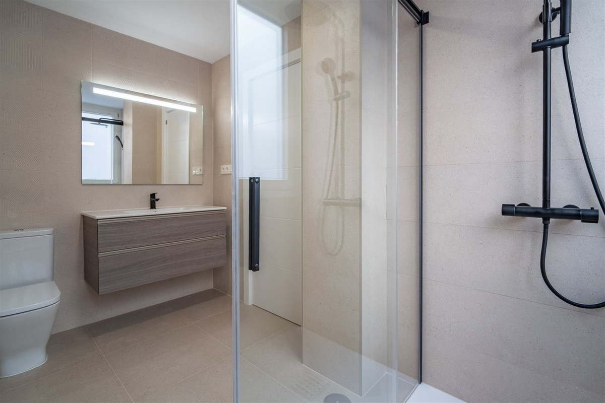 Se vende Apartamento Planta Media de 3 dormitorios en Málaga Ciudad, Málaga, España