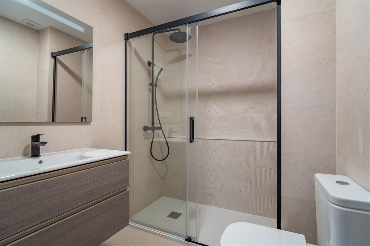 Se vende Apartamento Planta Media de 3 dormitorios en Málaga Ciudad, Málaga, España