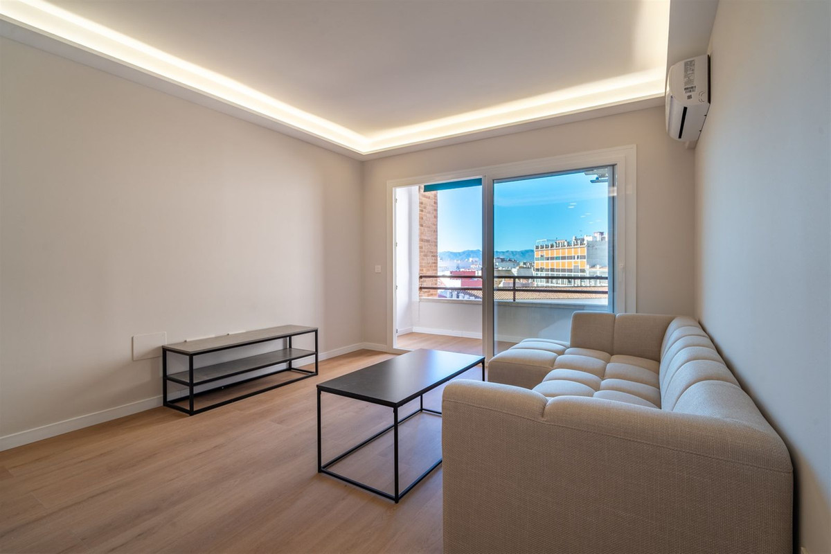 Se vende Apartamento Planta Media de 3 dormitorios en Málaga Ciudad, Málaga, España