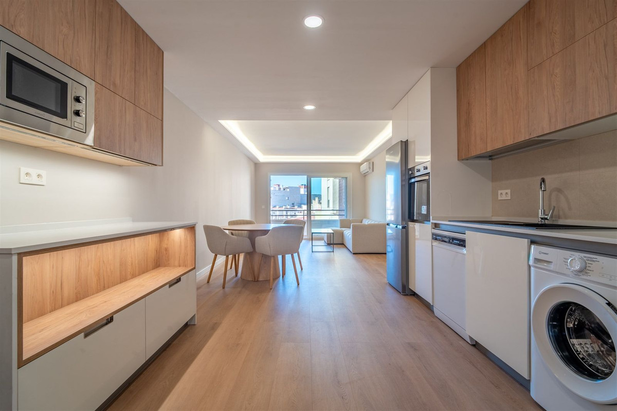 Se vende Apartamento Planta Media de 3 dormitorios en Málaga Ciudad, Málaga, España