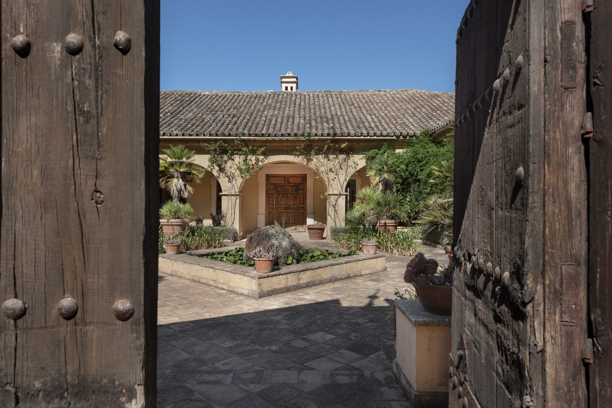Se vende Finca - Cortijo de 6 dormitorios en Costa Del Sol, Málaga, España
