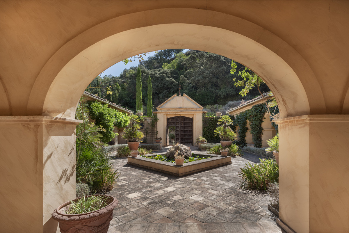 Se vende Finca - Cortijo de 6 dormitorios en Costa Del Sol, Málaga, España