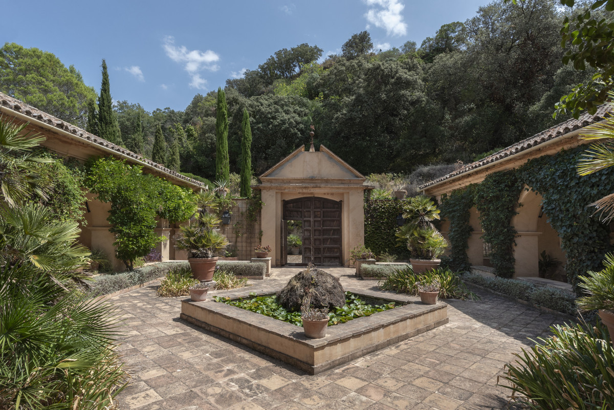 Se vende Finca - Cortijo de 6 dormitorios en Costa Del Sol, Málaga, España