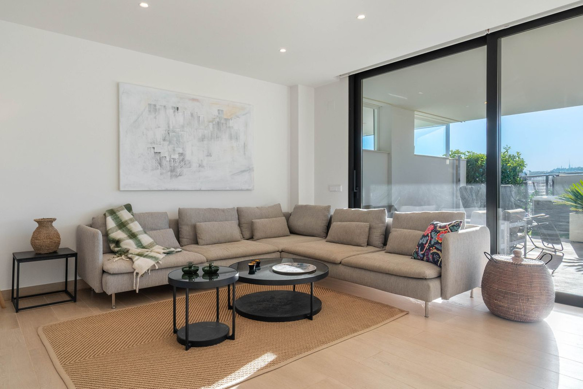2 Bed Apartment for sale in Fuengirola Costa Del Sol, Málaga, Spain