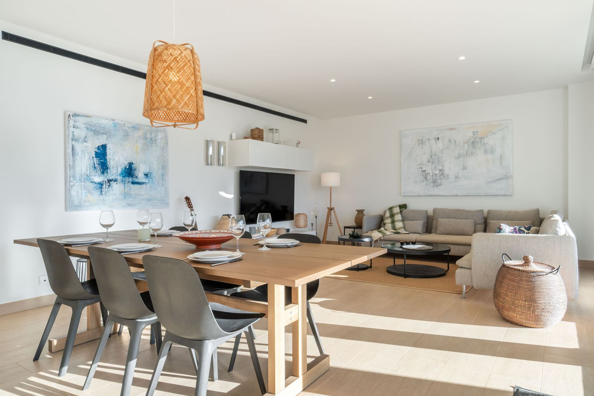 2 Bed Apartment for sale in Fuengirola Costa Del Sol, Málaga, Spain
