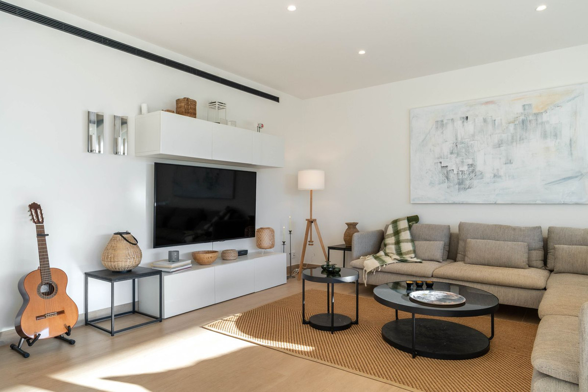 2 Bed Apartment for sale in Fuengirola Costa Del Sol, Málaga, Spain