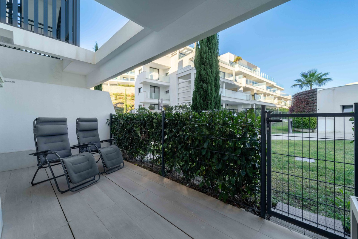 2 Bed Apartment for sale in Fuengirola Costa Del Sol, Málaga, Spain