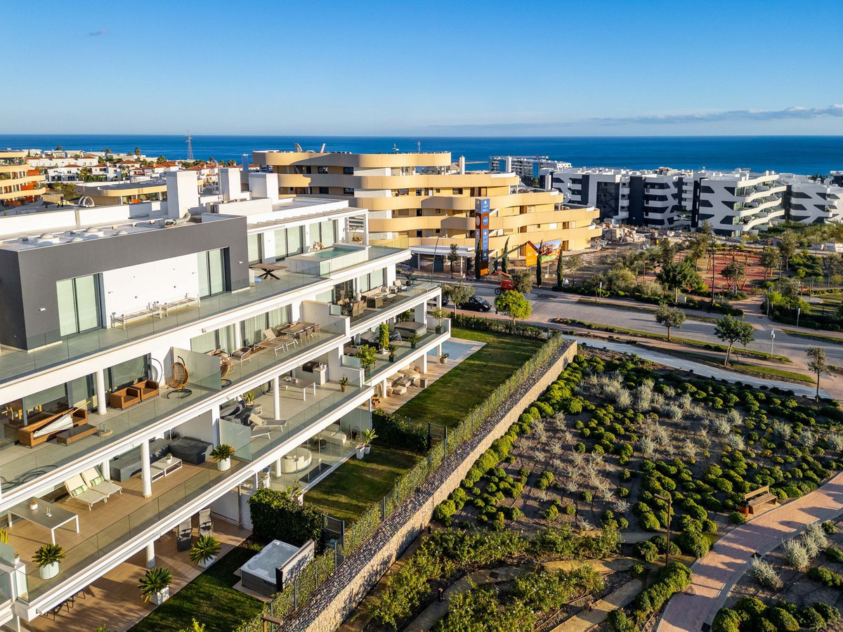 2 Bed Apartment for sale in Fuengirola Costa Del Sol, Málaga, Spain