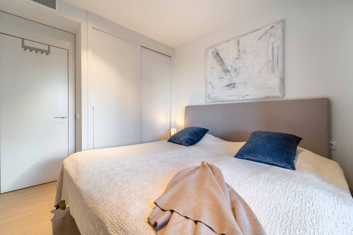 2 Bed Apartment for sale in Fuengirola Costa Del Sol, Málaga, Spain