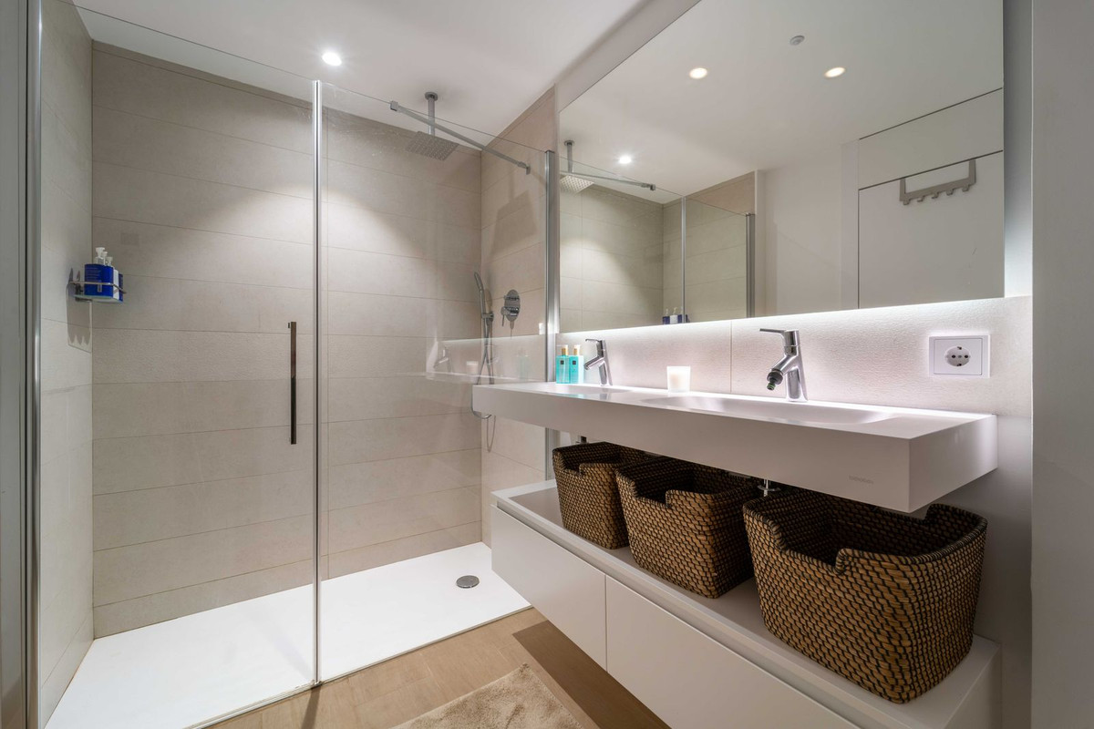2 Bed Apartment for sale in Fuengirola Costa Del Sol, Málaga, Spain