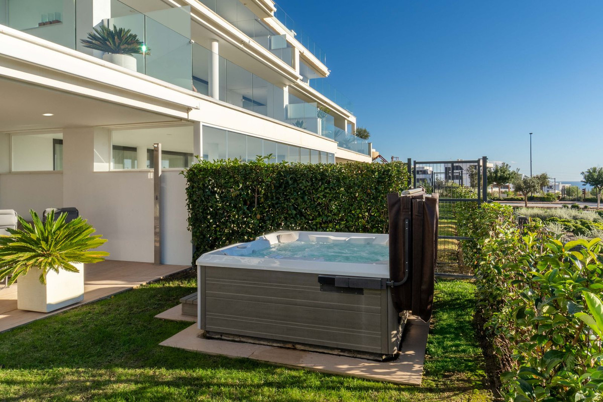2 Bed Apartment for sale in Fuengirola Costa Del Sol, Málaga, Spain