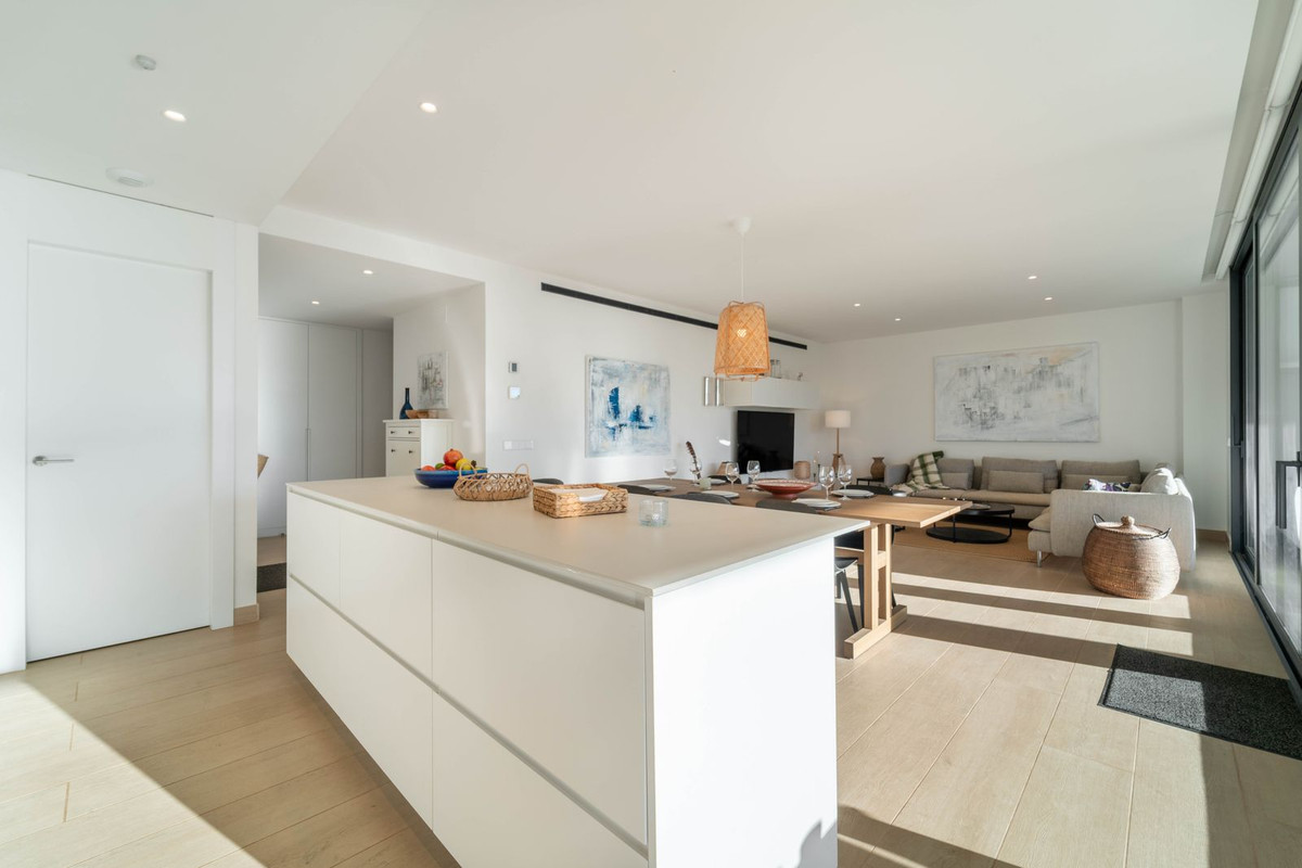 2 Bed Apartment for sale in Fuengirola Costa Del Sol, Málaga, Spain