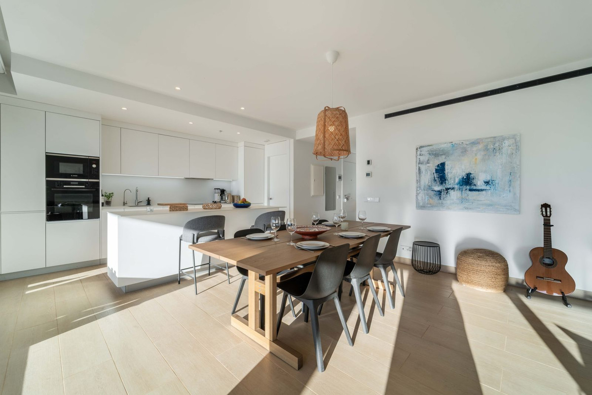 2 Bed Apartment for sale in Fuengirola Costa Del Sol, Málaga, Spain