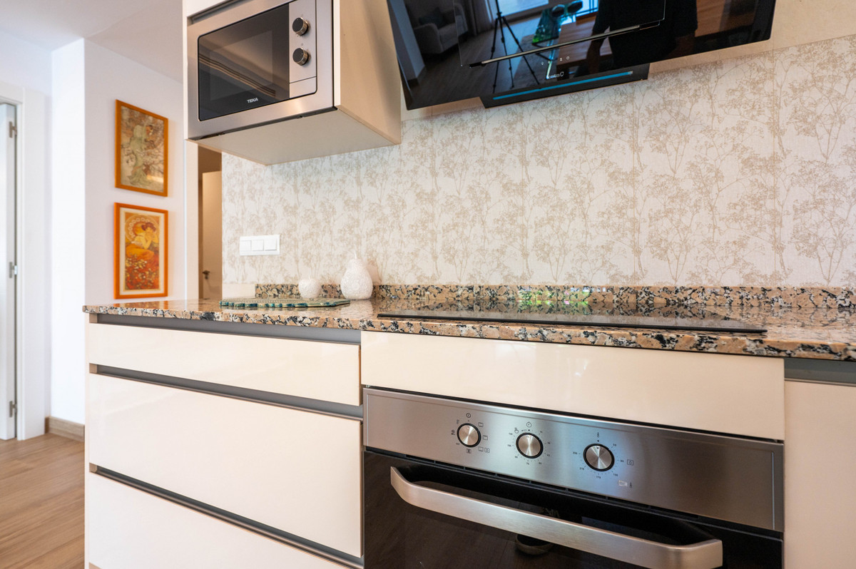 2 Bed Apartment for sale in The Golden Mile Costa Del Sol, Málaga, Spain