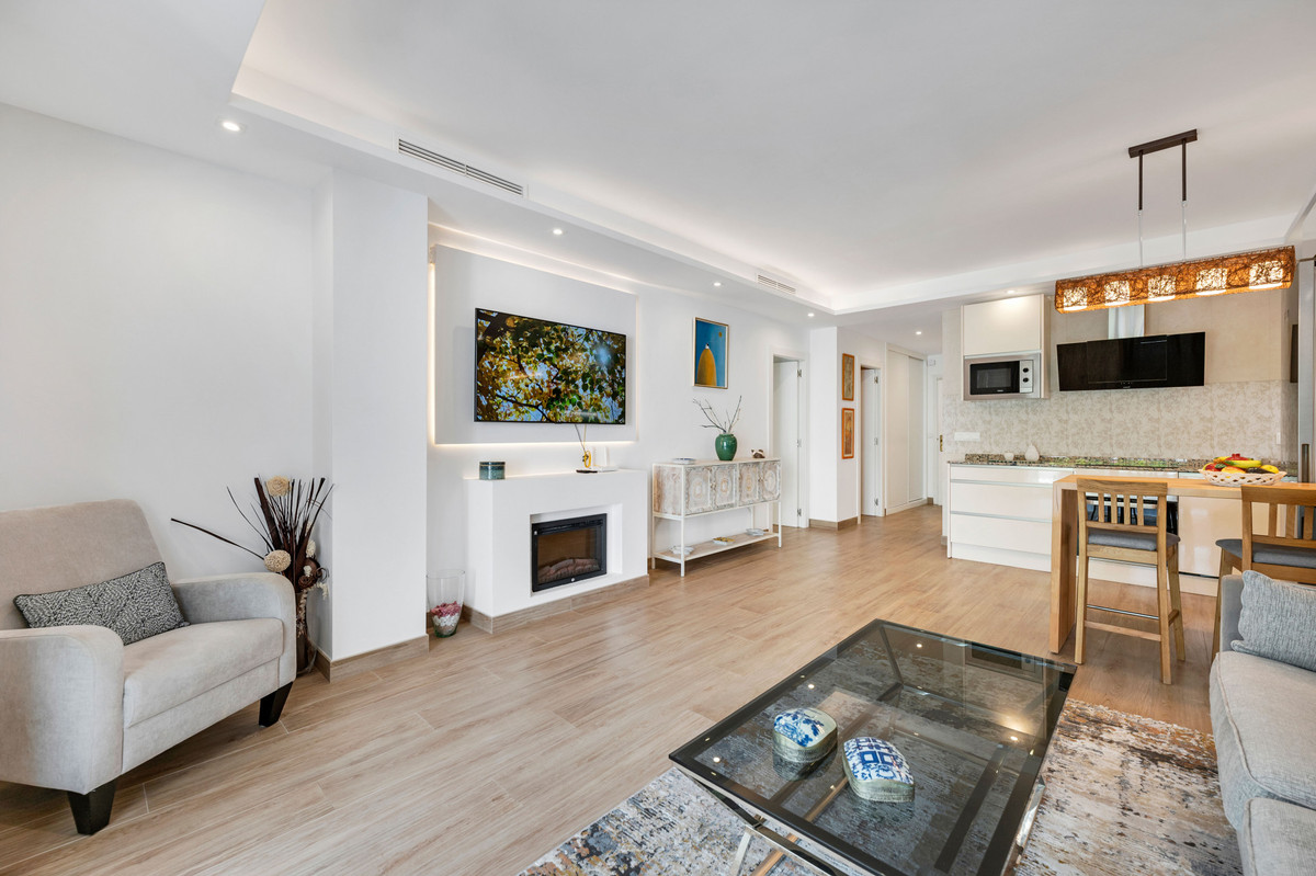 2 Bed Apartment for sale in The Golden Mile Costa Del Sol, Málaga, Spain