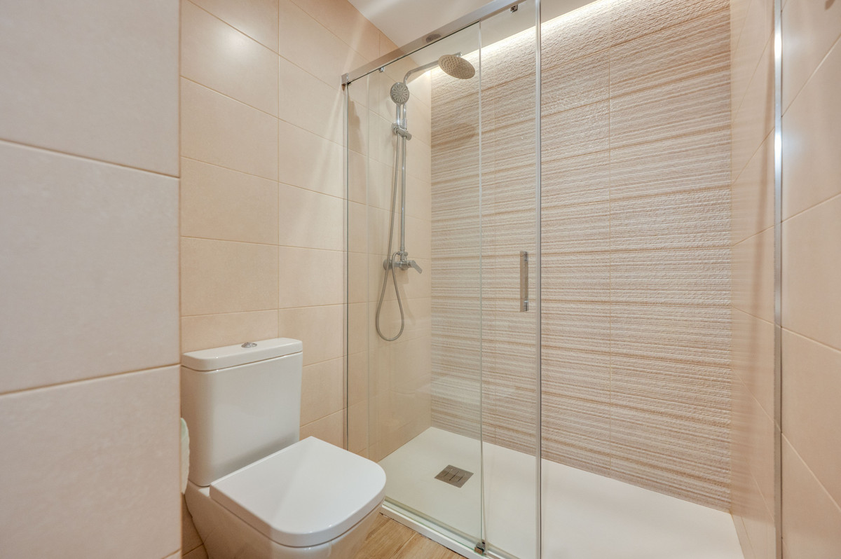 2 Bed Apartment for sale in The Golden Mile Costa Del Sol, Málaga, Spain