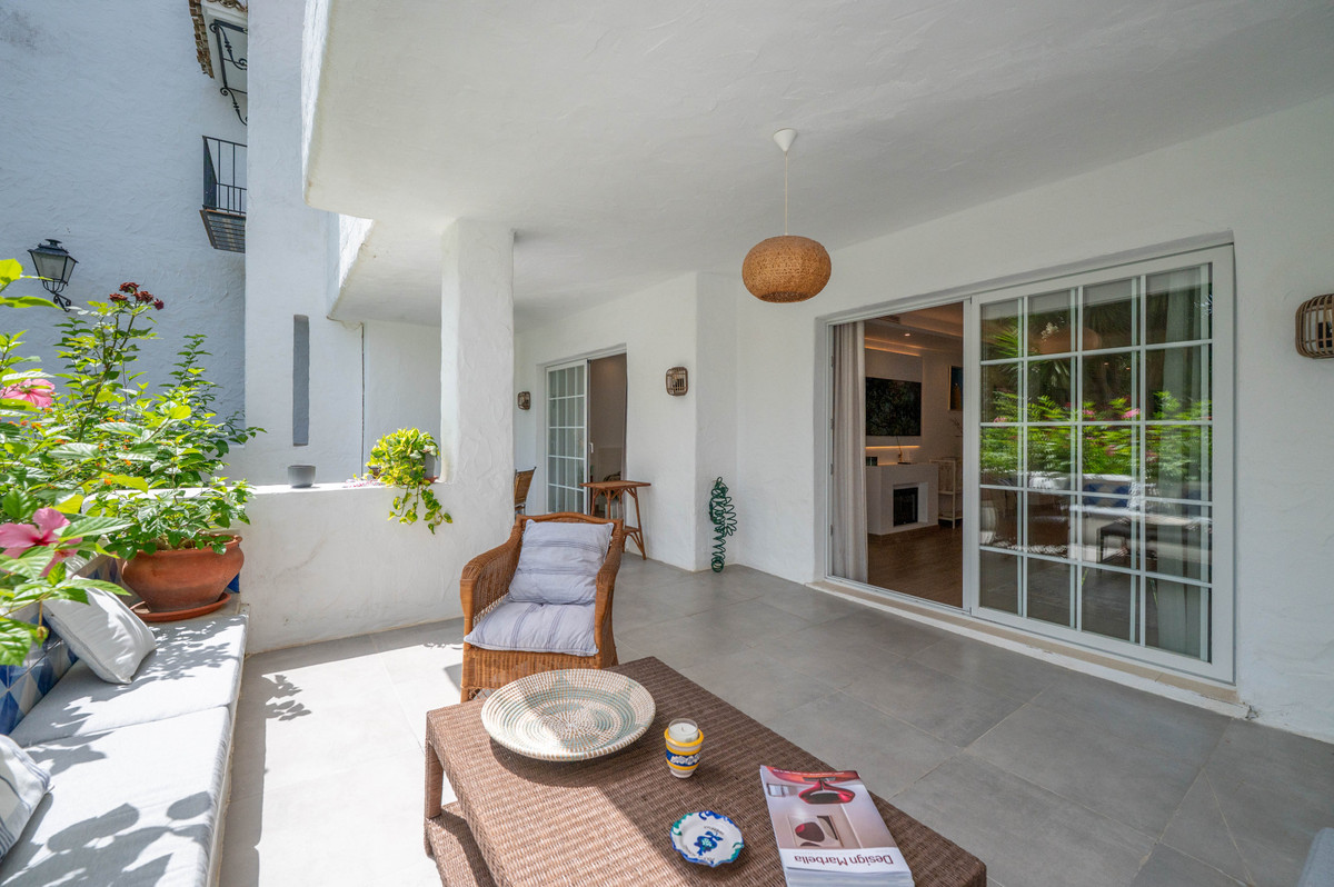 2 Bed Apartment for sale in The Golden Mile Costa Del Sol, Málaga, Spain