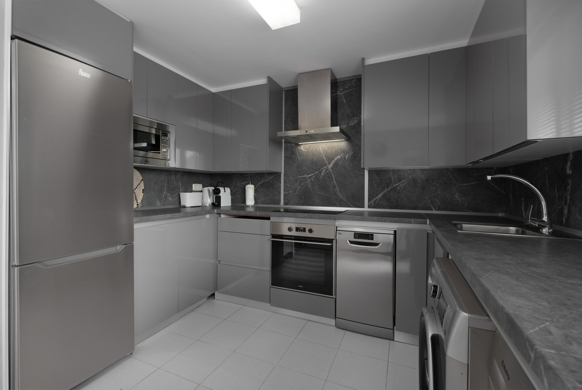 2 Bed Apartment for sale in Nueva Andalucía Costa Del Sol, Málaga, Spain