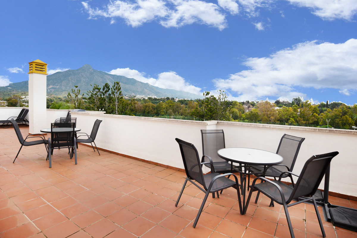 2 Bed Apartment for sale in Nueva Andalucía Costa Del Sol, Málaga, Spain