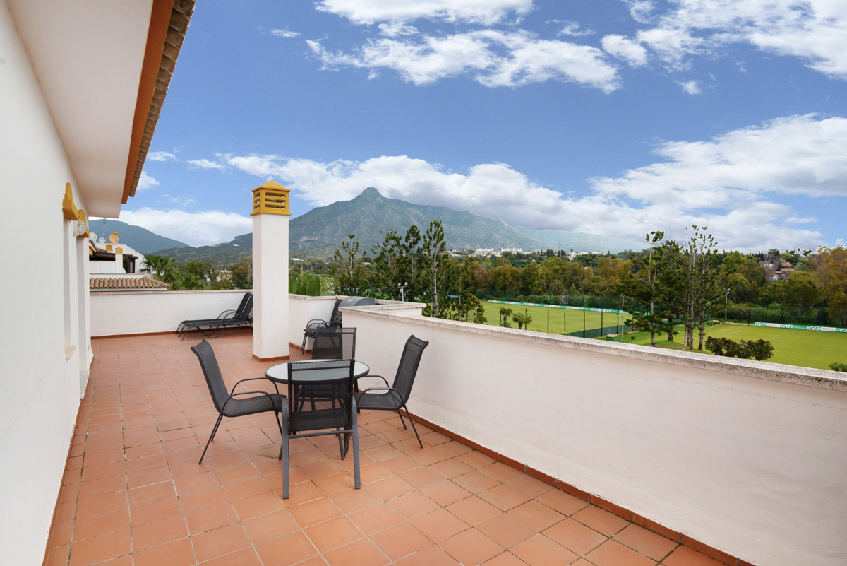 2 Bed Apartment for sale in Nueva Andalucía Costa Del Sol, Málaga, Spain