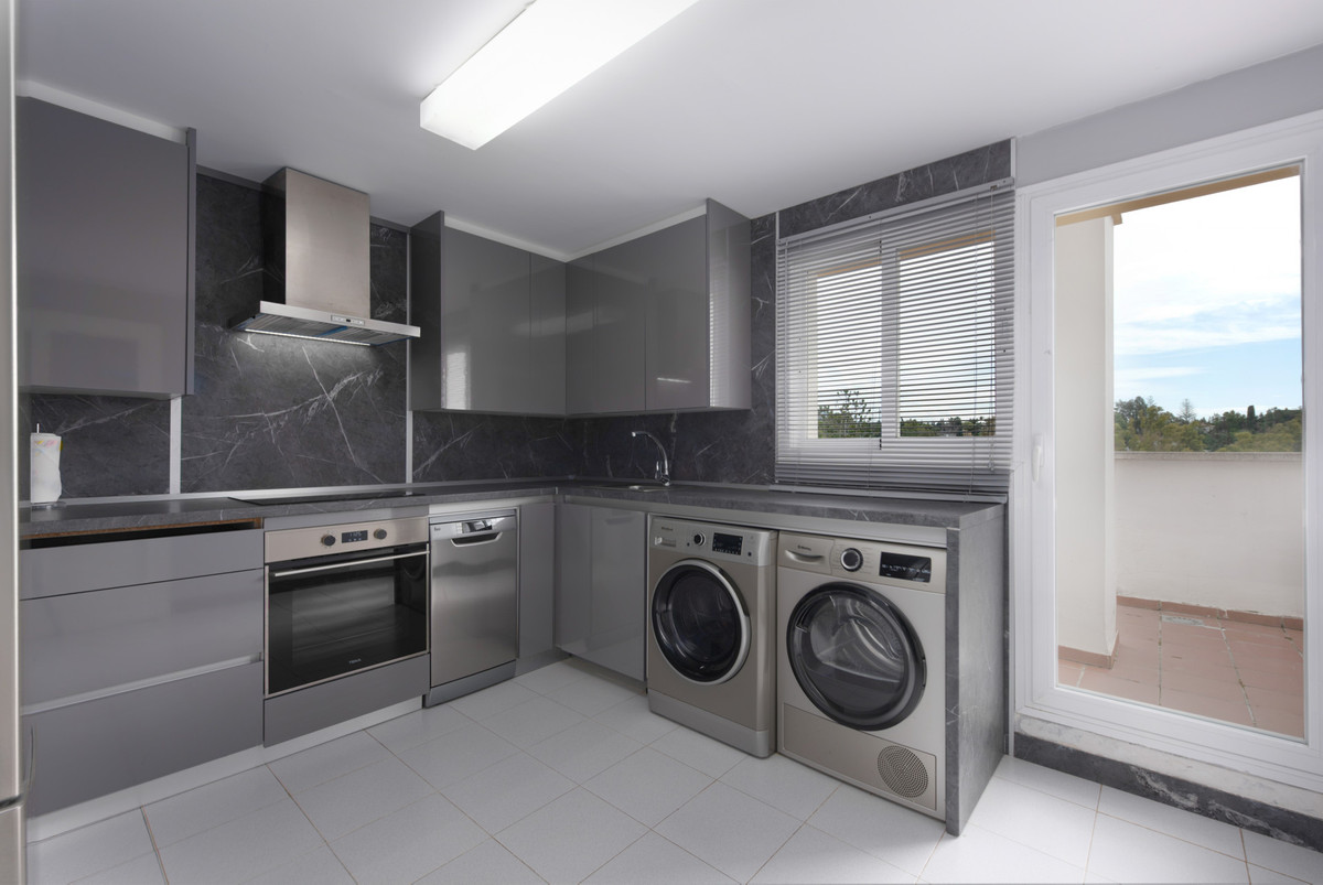 2 Bed Apartment for sale in Nueva Andalucía Costa Del Sol, Málaga, Spain