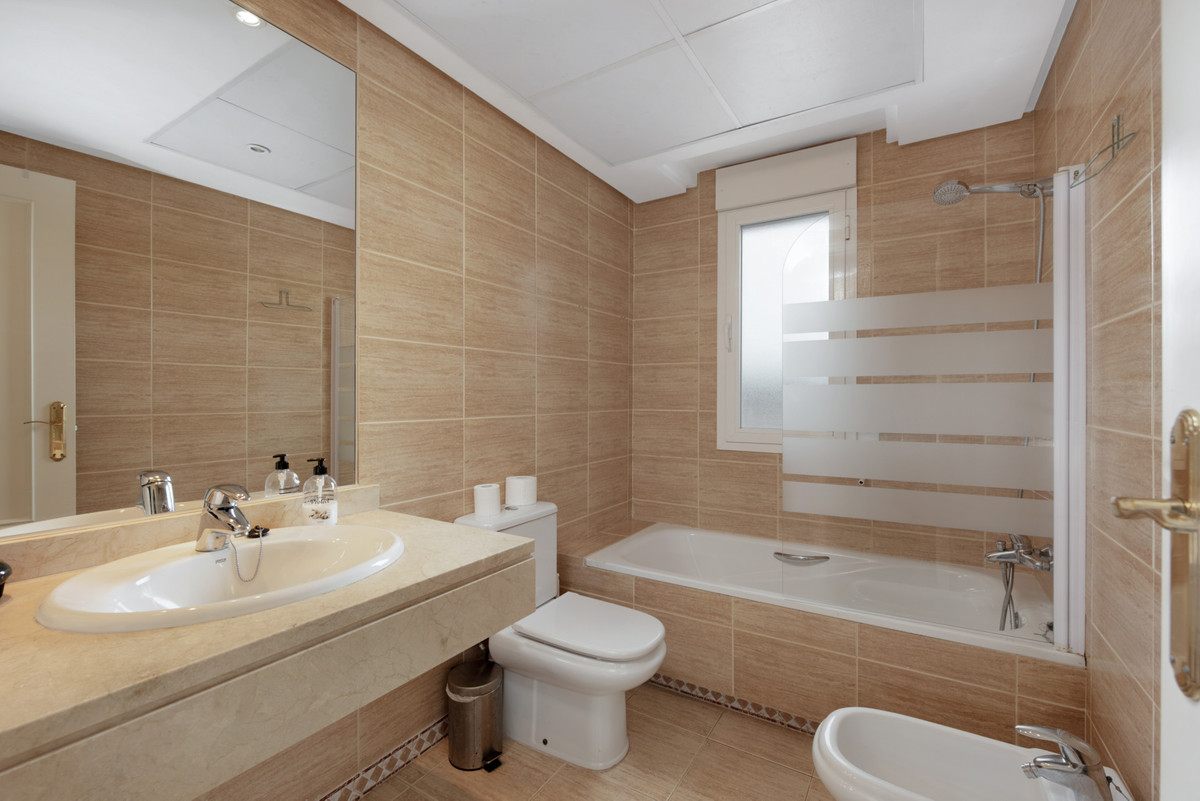 2 Bed Apartment for sale in Nueva Andalucía Costa Del Sol, Málaga, Spain