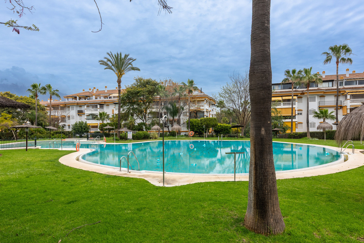 2 Bed Apartment for sale in Nueva Andalucía Costa Del Sol, Málaga, Spain
