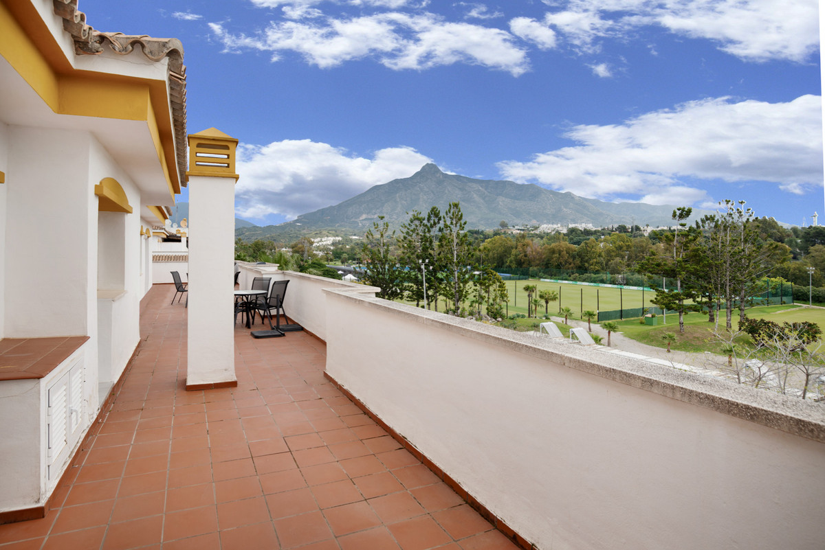 2 Bed Apartment for sale in Nueva Andalucía Costa Del Sol, Málaga, Spain