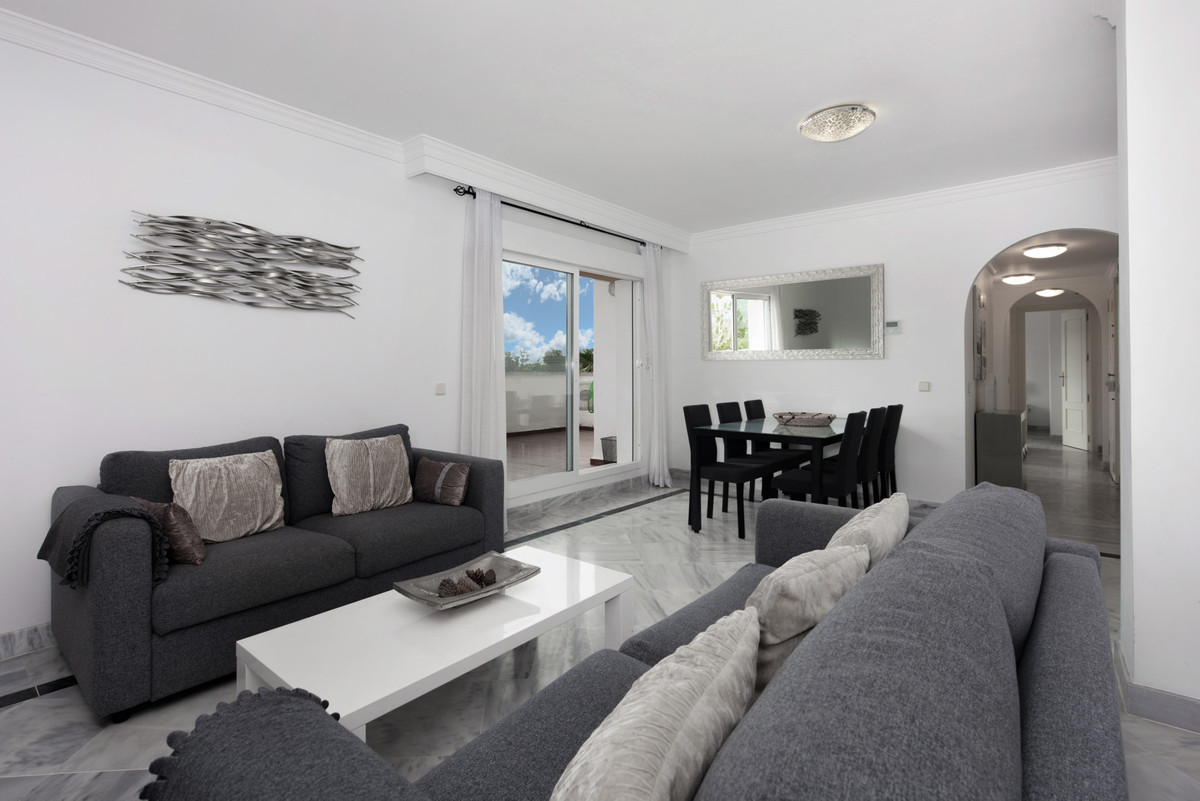 2 Bed Apartment for sale in Nueva Andalucía Costa Del Sol, Málaga, Spain
