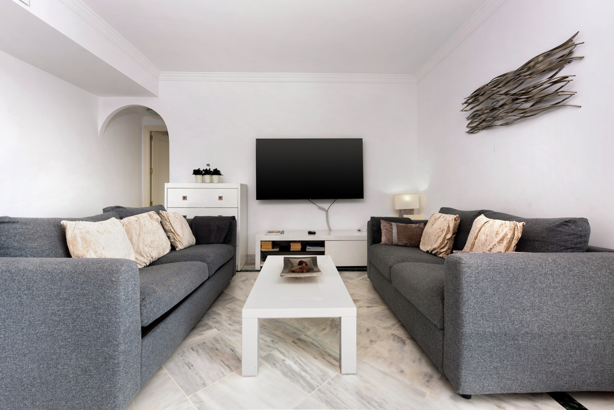 2 Bed Apartment for sale in Nueva Andalucía Costa Del Sol, Málaga, Spain