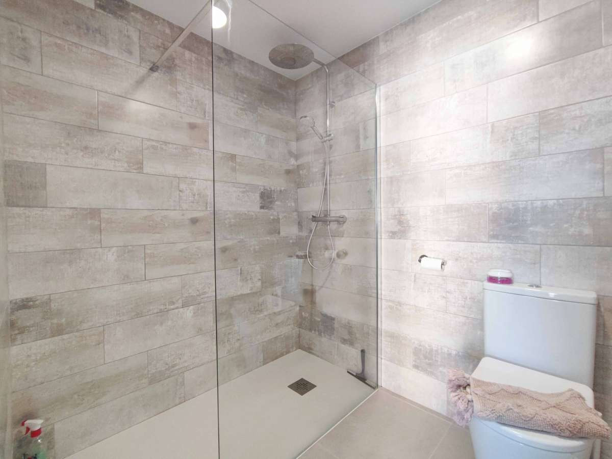 Se vende Apartamento Planta Media de 3 dormitorios en Costa Blanca, Alicante, España