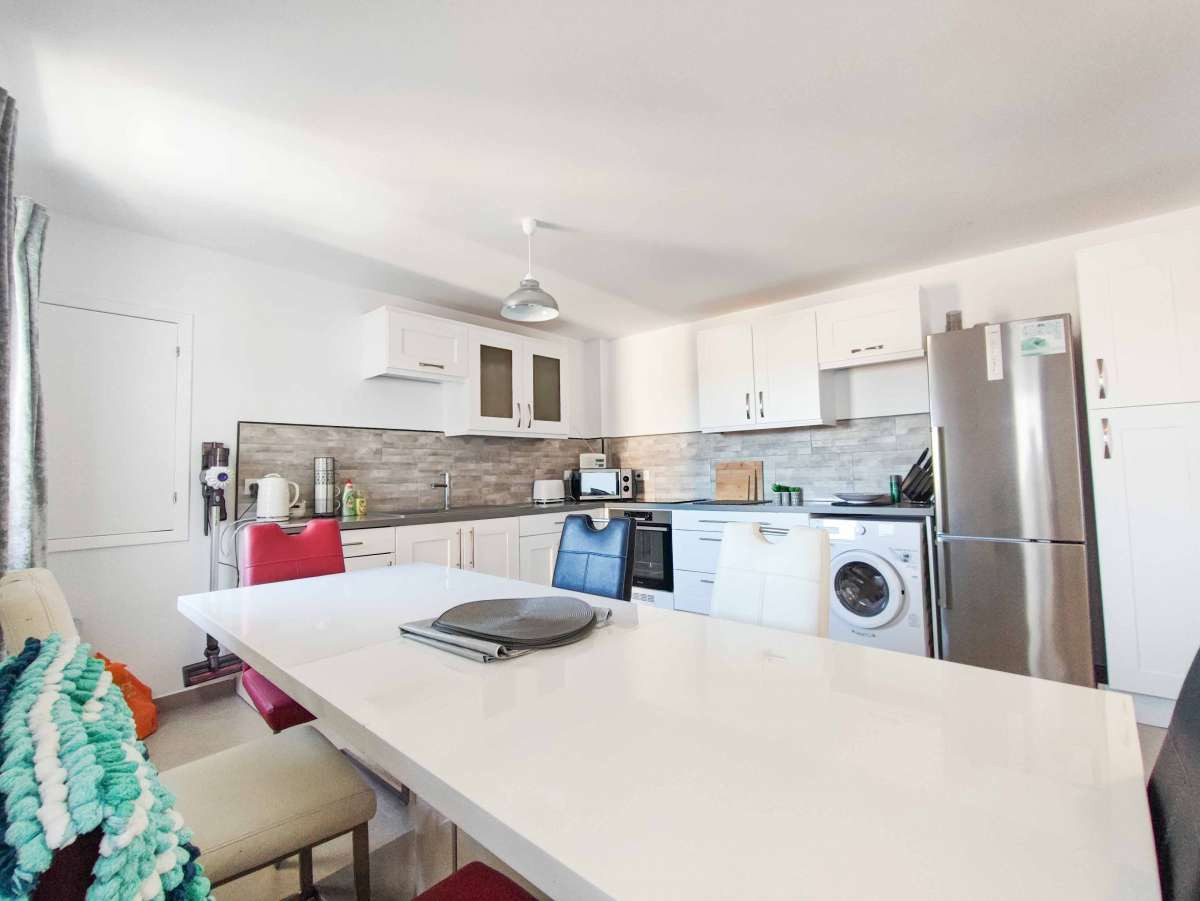 Se vende Apartamento Planta Media de 3 dormitorios en Costa Blanca, Alicante, España
