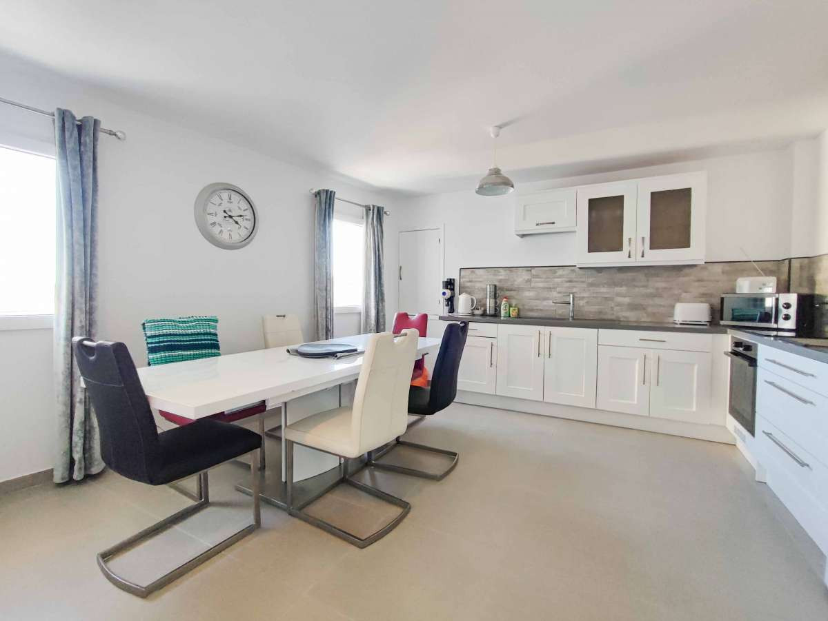 Se vende Apartamento Planta Media de 3 dormitorios en Costa Blanca, Alicante, España