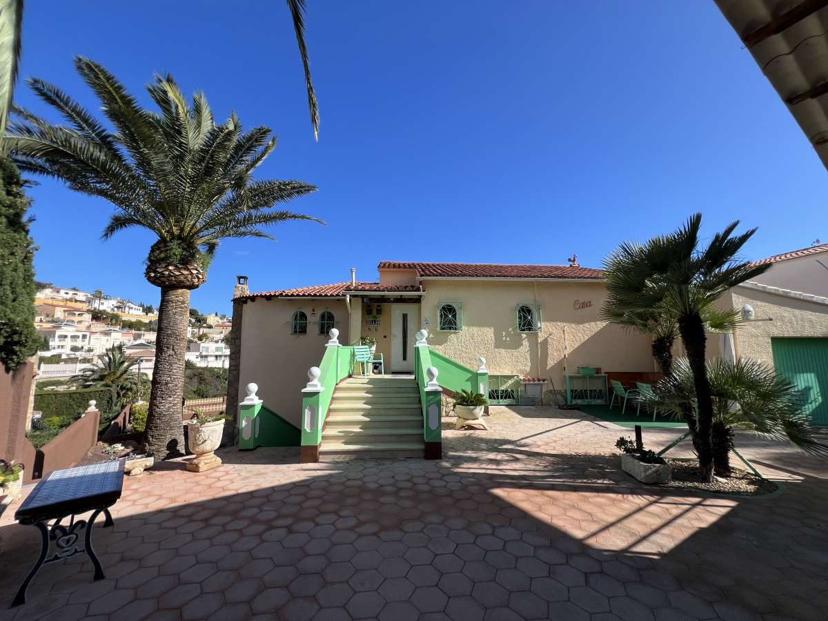 4 Bed Townhouse for sale in Calpe Costa Blanca, Alicante, Spain