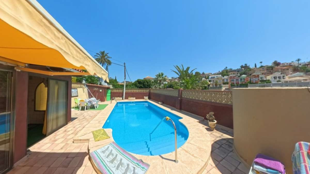 4 Bed Townhouse for sale in Calpe Costa Blanca, Alicante, Spain