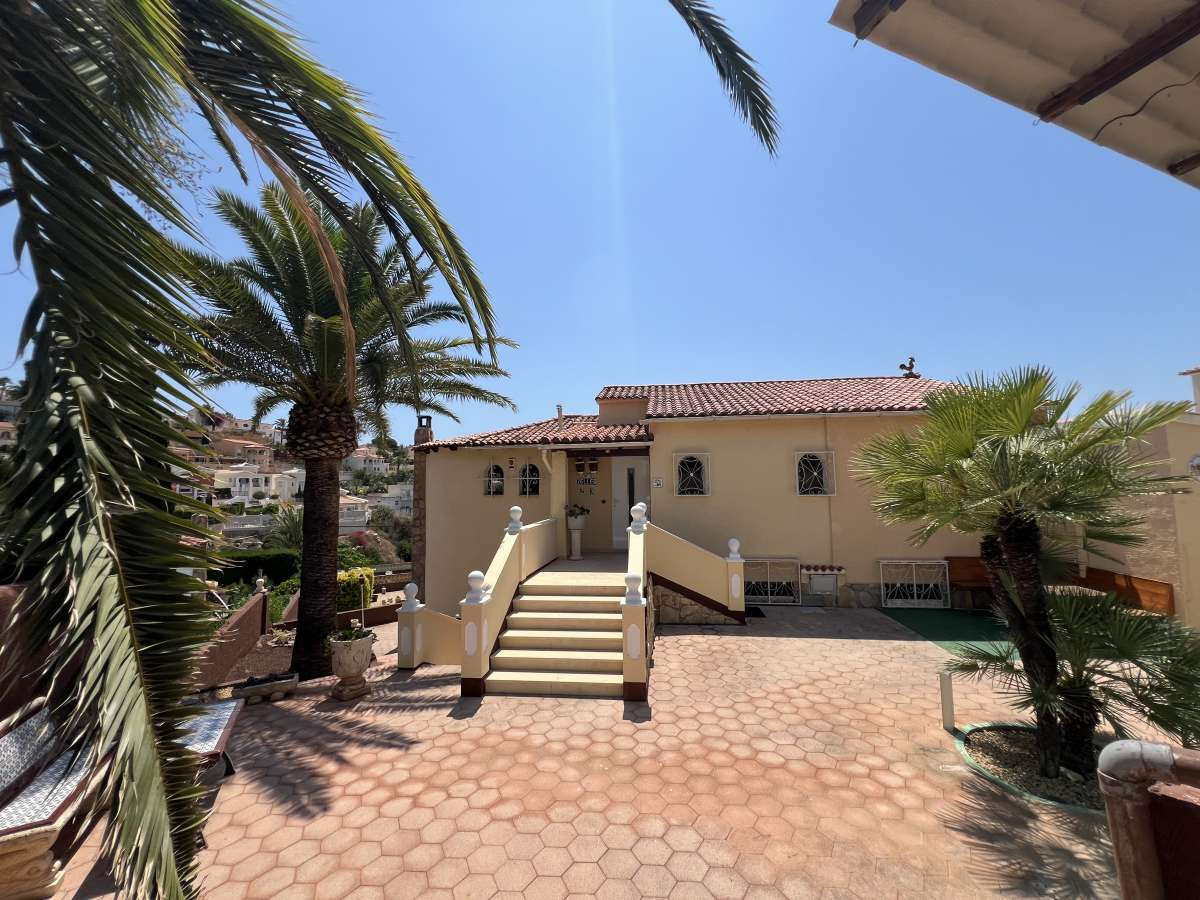 4 Bed Townhouse for sale in Calpe Costa Blanca, Alicante, Spain