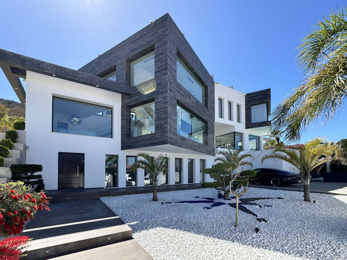 5 Bed Townhouse for sale in Javea Costa Blanca, Alicante, Spain